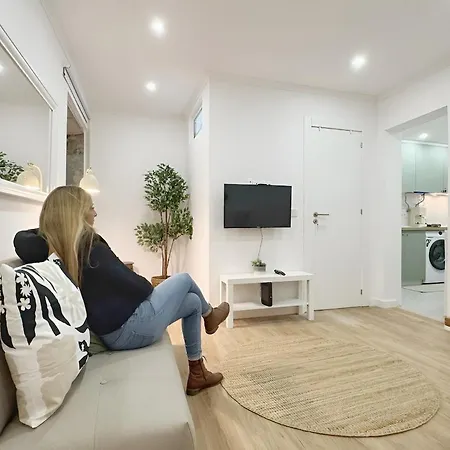 Woody Boutique 6 Trendy Flat By Homeful Homes Lisbon